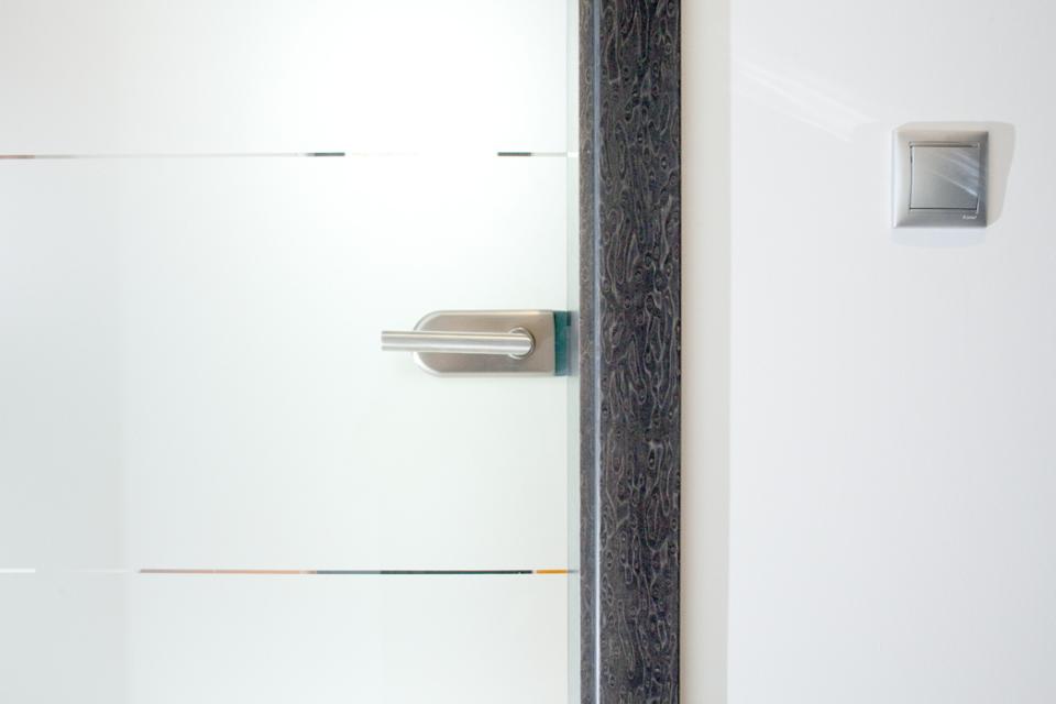 Modern fafurnér ajtók minimalista stílusban | Referencia - Ajtóház